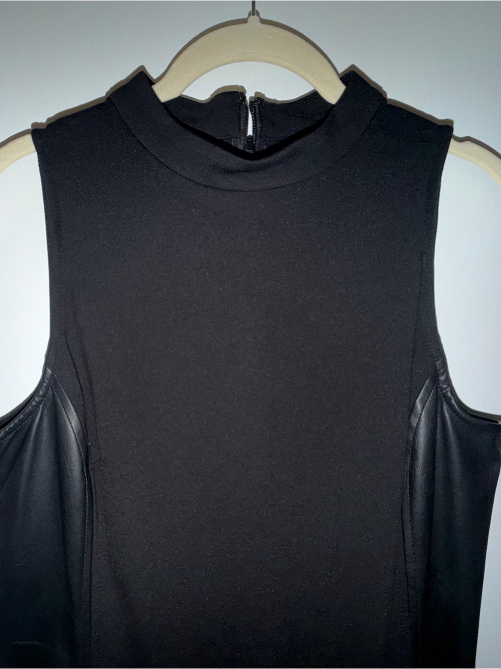 THE Limited Women's Sleeveless Mock Neck Faux Leather Panel Midi Dress - Picture 4 of 6